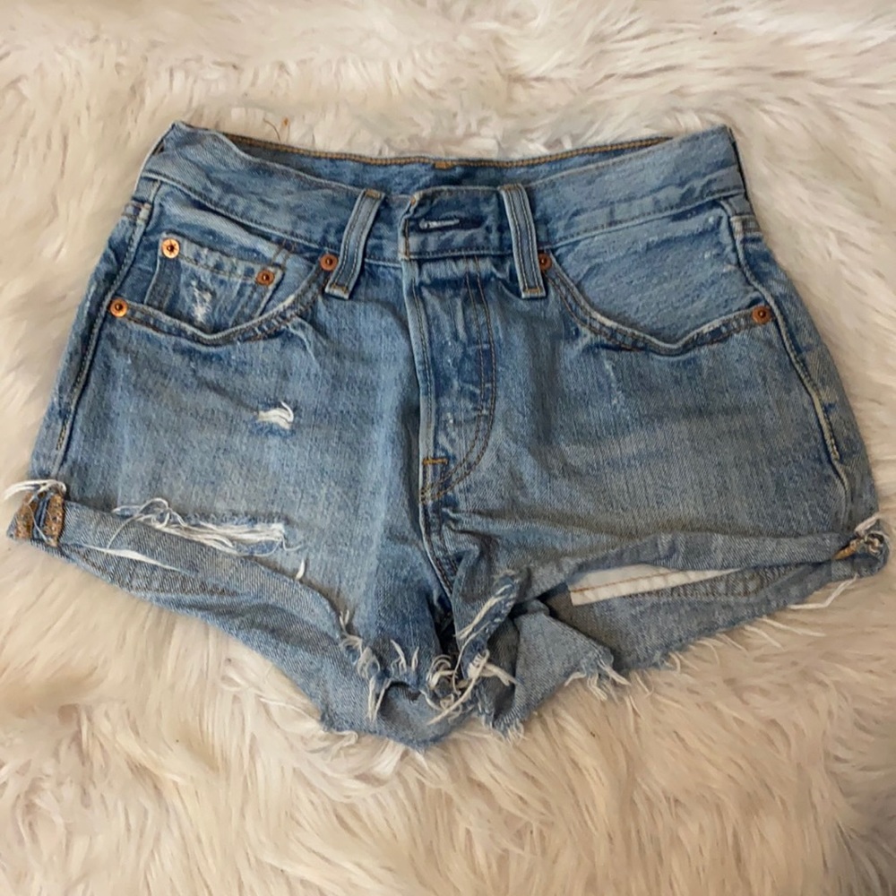 women’s levi’s shorts 501